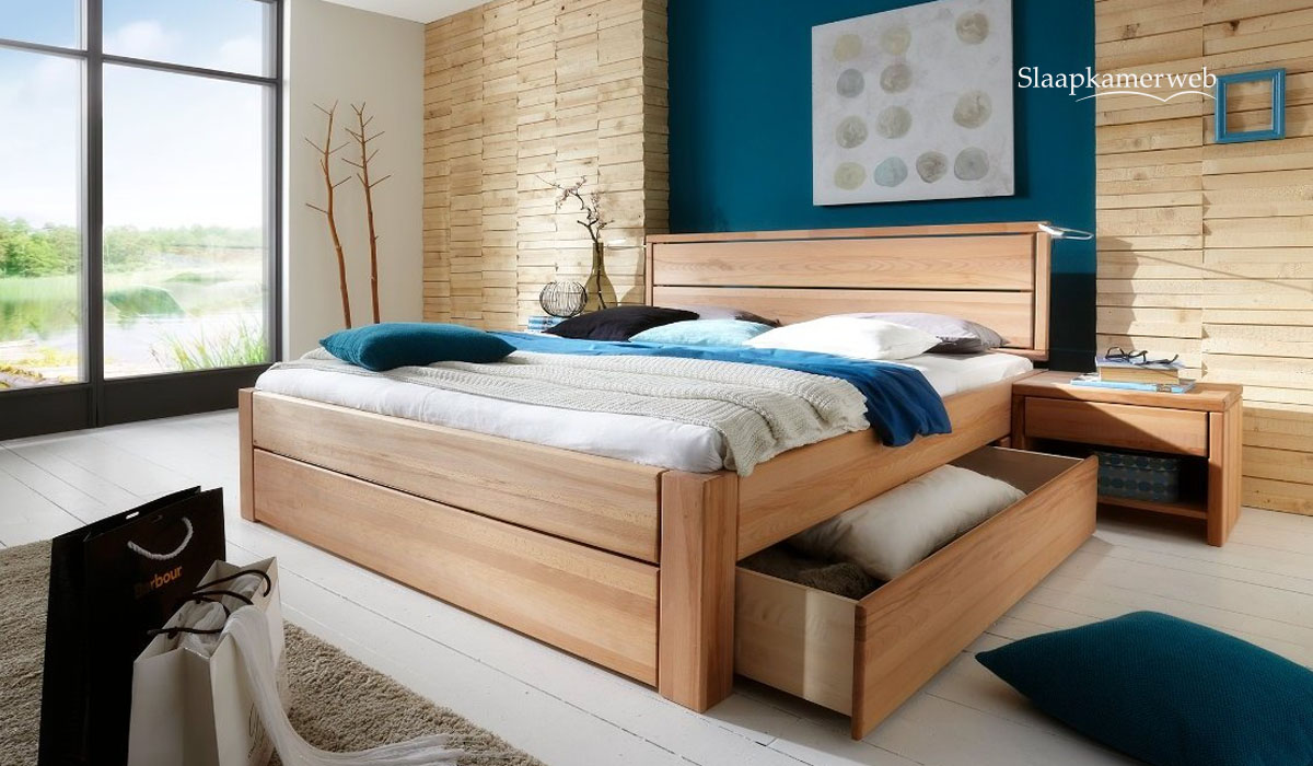 houten bed met lades