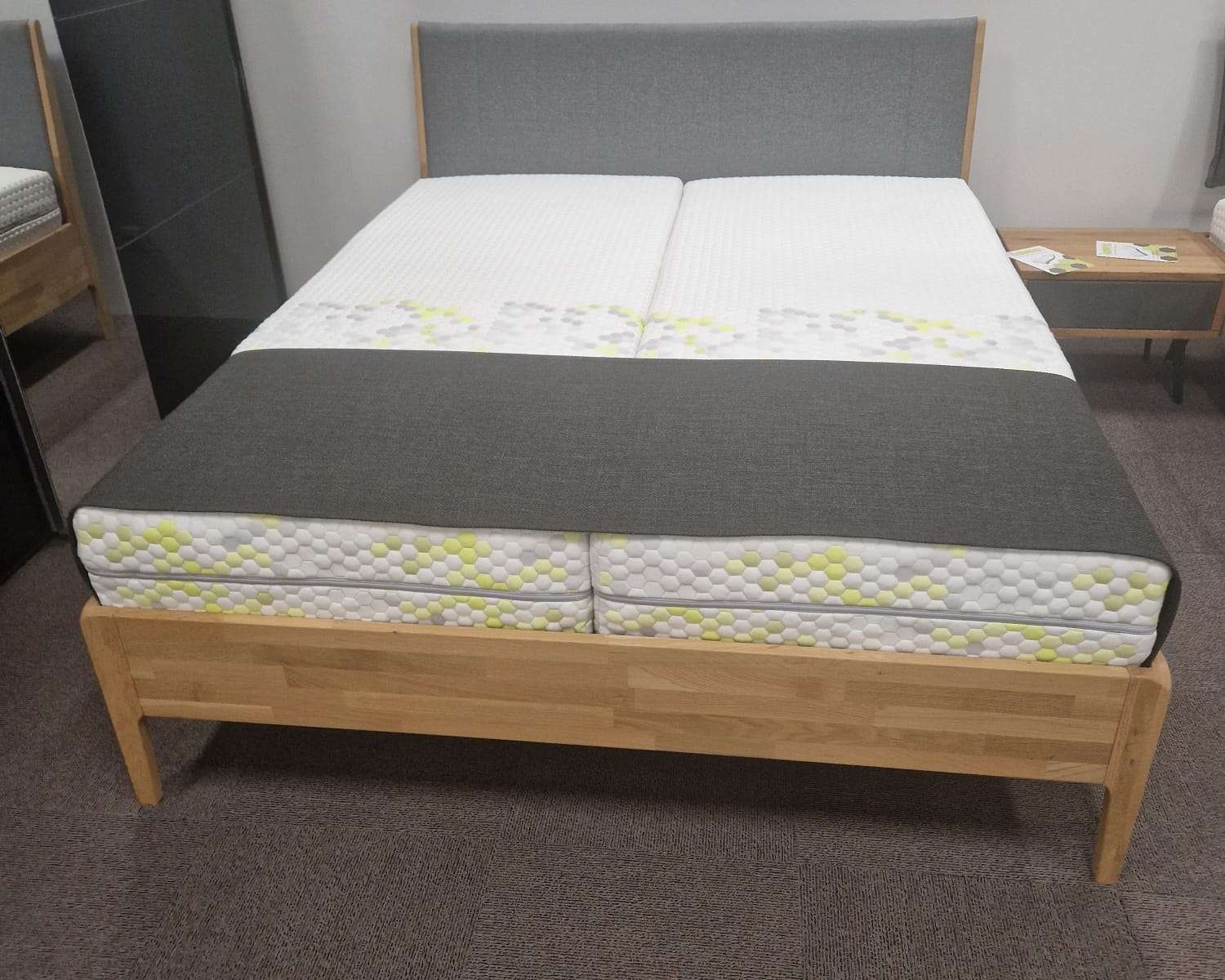 Showroom opruiming houten bed Pearl