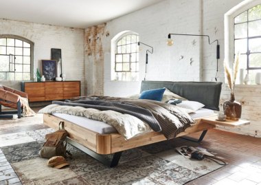 Houten bed Skibby met metalen sledepoot